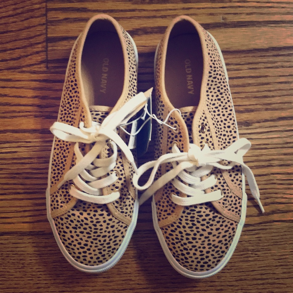OLD NAVY sz.7 cheetah print sneakers